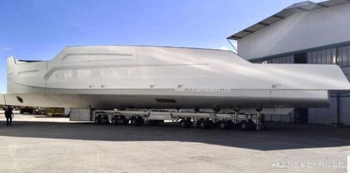 春节期间又一艘超级游艇即将完工,这是一艘精品游艇造型时尚新颖