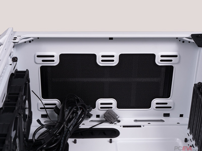 海盗船Crystal 680X机箱评测 船舶风管设计的优雅与实用